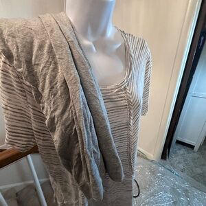 Striped gray and White Top with short stretchy pant pant 1x top xl